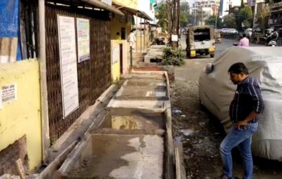 कल्याणमध्ये गटार गेले वर, घरे राहिले खाली