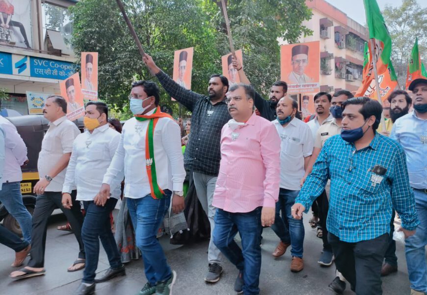 सावरकरांचा अपमान करणाऱ्या शिवसेने विरोधात भाजपाची निदर्शने सावरकरांचा अपमान करणाऱ्या शिवसेने विरोधात भाजपाची निदर्शने