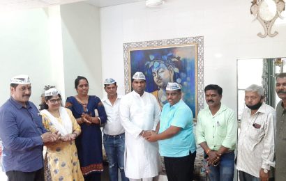 कल्याणात आम आदमी पार्टीत उच्च शिक्षित चेहरा कल्याणात आम आदमी पार्टीत उच्च शिक्षित चेहरा