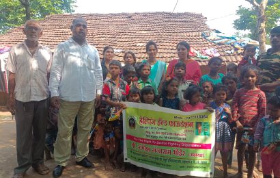 हेल्पिंग हॅन्ड फाऊंडेशनची आदिवासी पाड्यात मदत