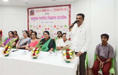 मोबाईलमुळे माणसा माणसा मधील संवाद दुरावला – गुलाबराव पाटील