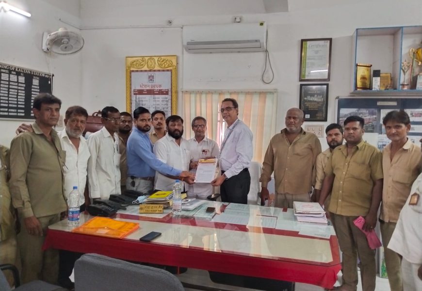 कल्याण रेल्वे स्थानकाबाहेरील रिक्षा स्टॅण्ड पुन्हा सुरु करण्याची मागणी