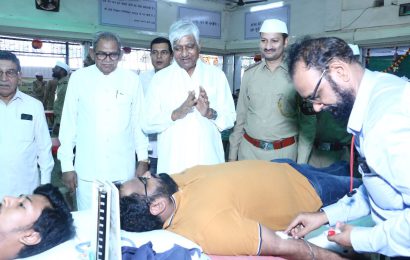 १७० निरंकारी भक्तांचे उत्स्फूर्त रक्तदान