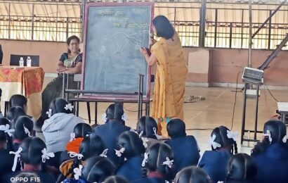 कल्याण पूर्वेत मुलींसाठी “वयात येताना” विषयावर  अंनिसतर्फे मार्गदर्शन