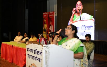 राष्ट्रीय महापुरुषांच्या फोटो विना राज्यात कोणताच कार्यक्रम होऊ शकत नाही – अँड. वैशाली डोळस