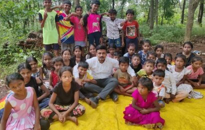 हातात काम नव्हे, हातात वही- पेन हवी युवा संस्कारची भूमिका